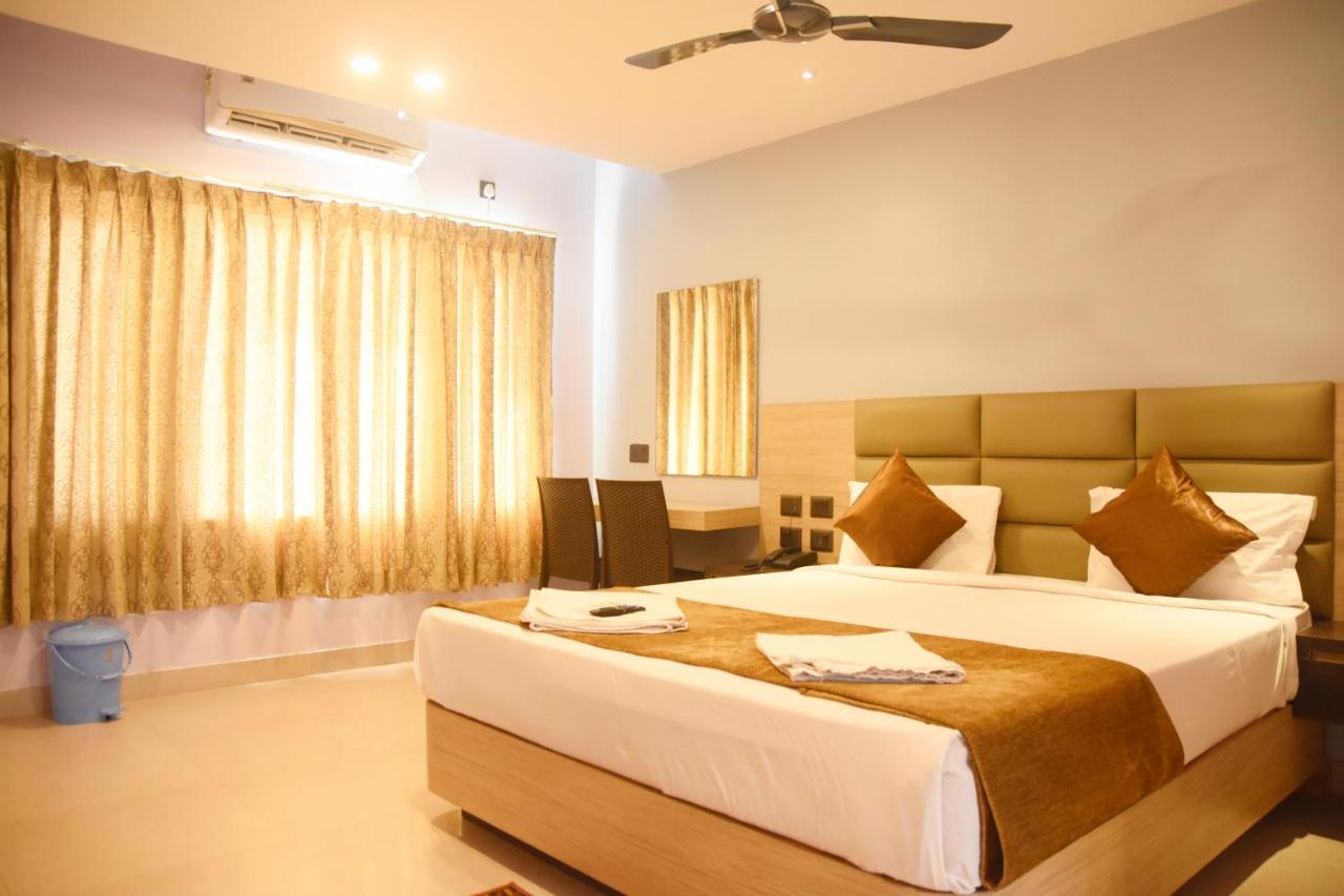 Hotel Om International Gokarna  Buitenkant foto